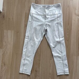 ZYIA Shimmering Silver Cropped Leggings